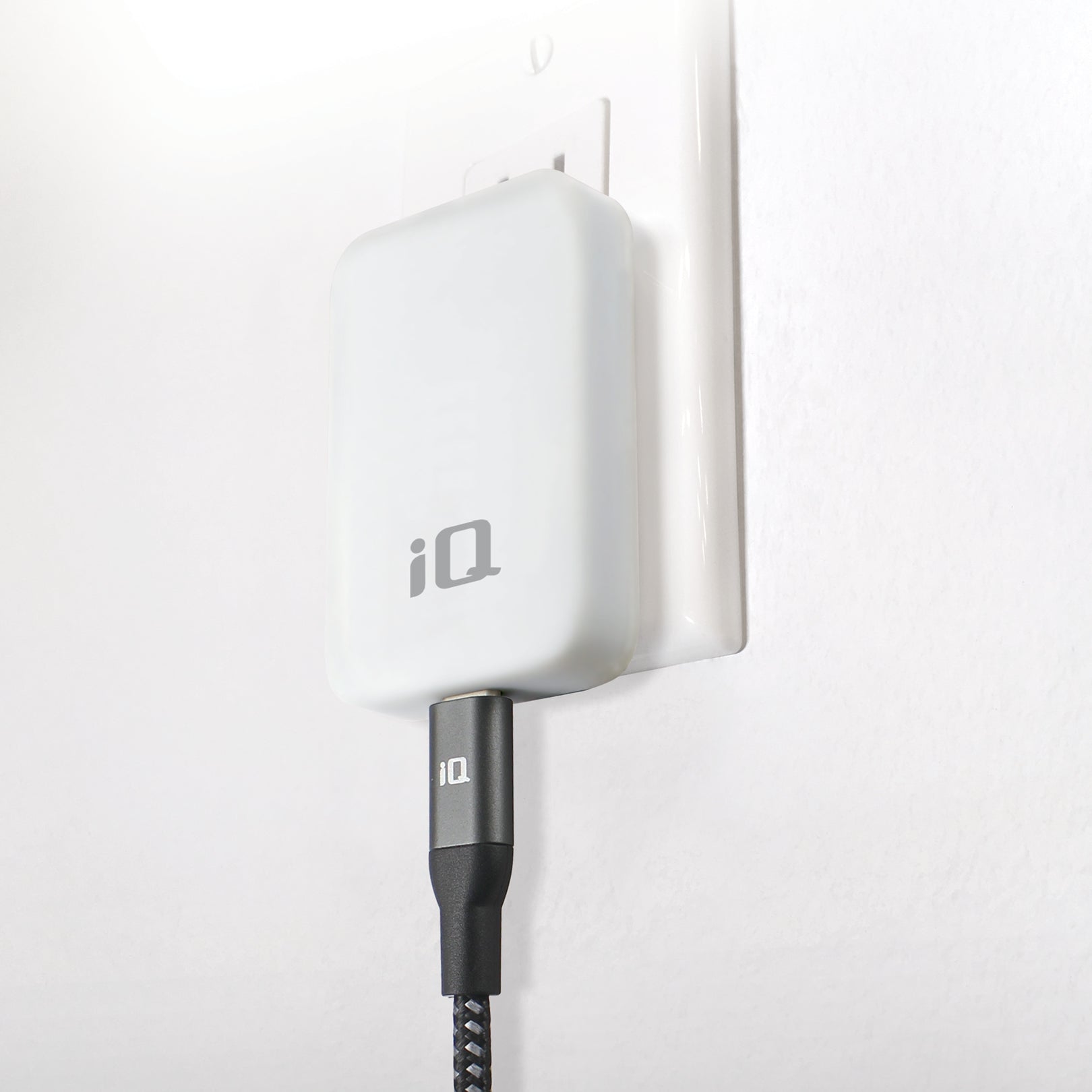 iQ USB PD 35W Wall Charger, White, Slim