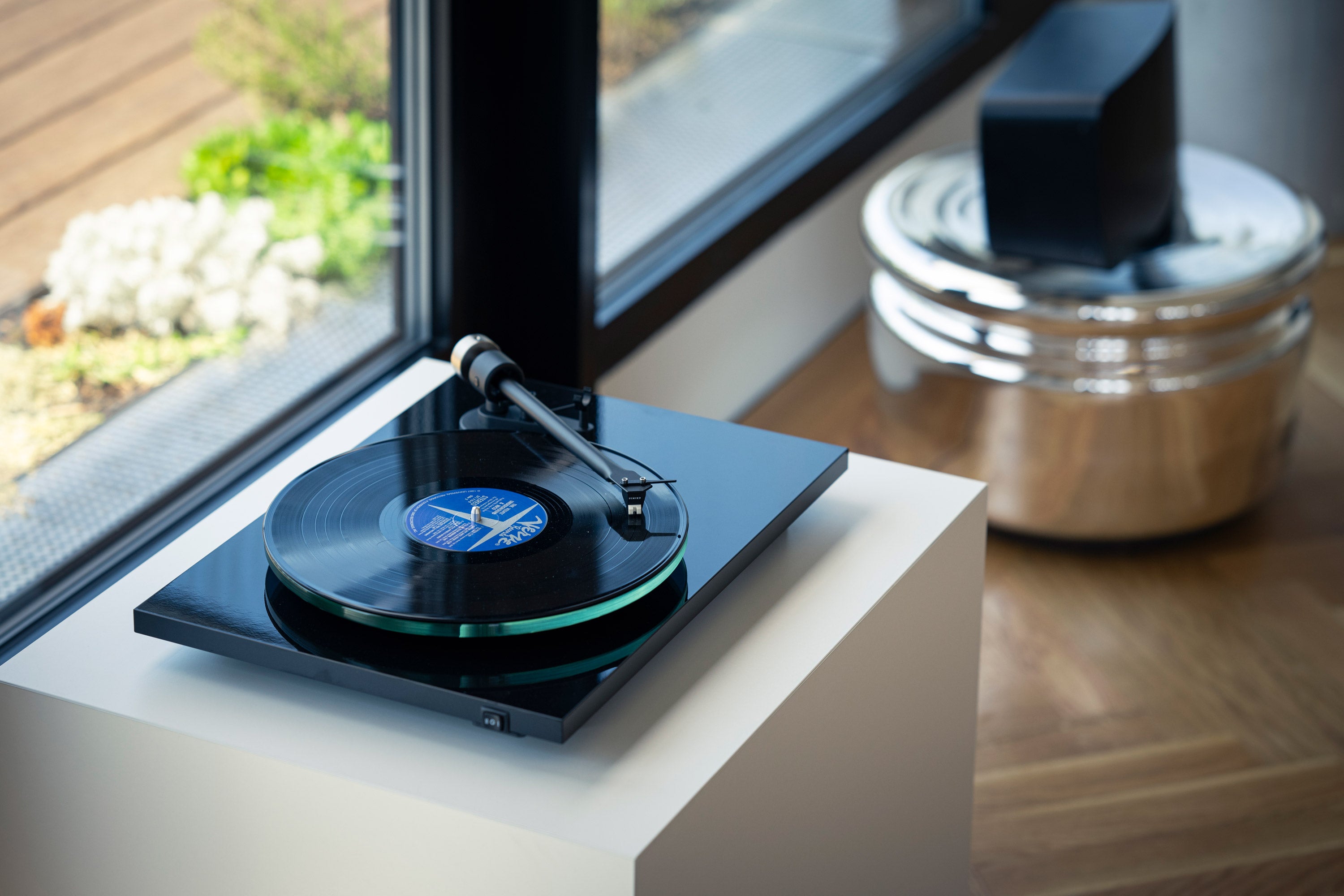 Pro-Ject T2 Super Phono Turntable (Rainier)