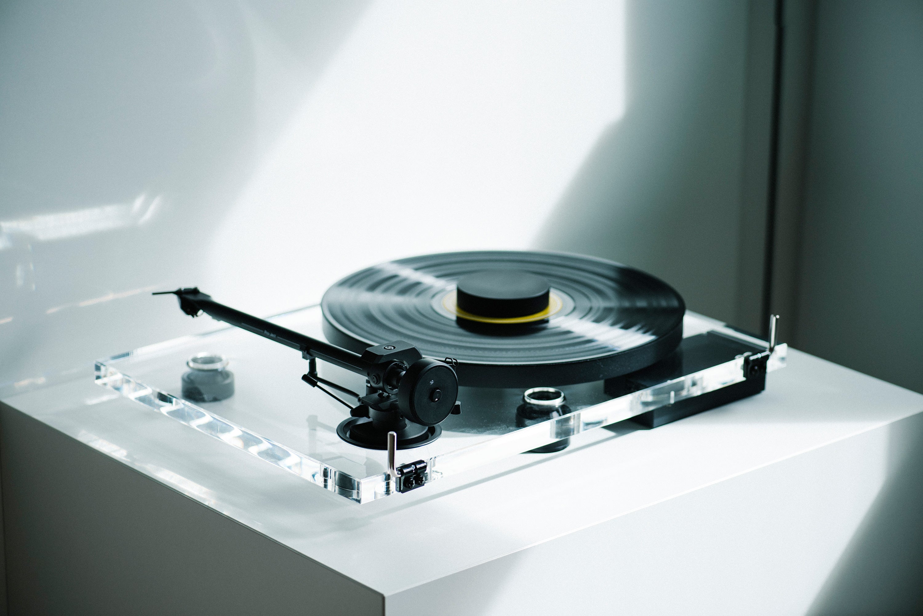 Pro-Ject XA B Balanced Acrylic Turntable